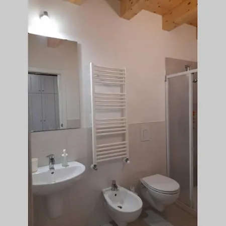 Casa Di Sissi. A Fianco Al Palazzo Lisatti.